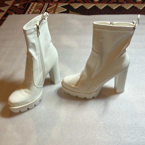 Azalea Wang white patent lug sole platform booties. Unworn. - Picture 5 of 7